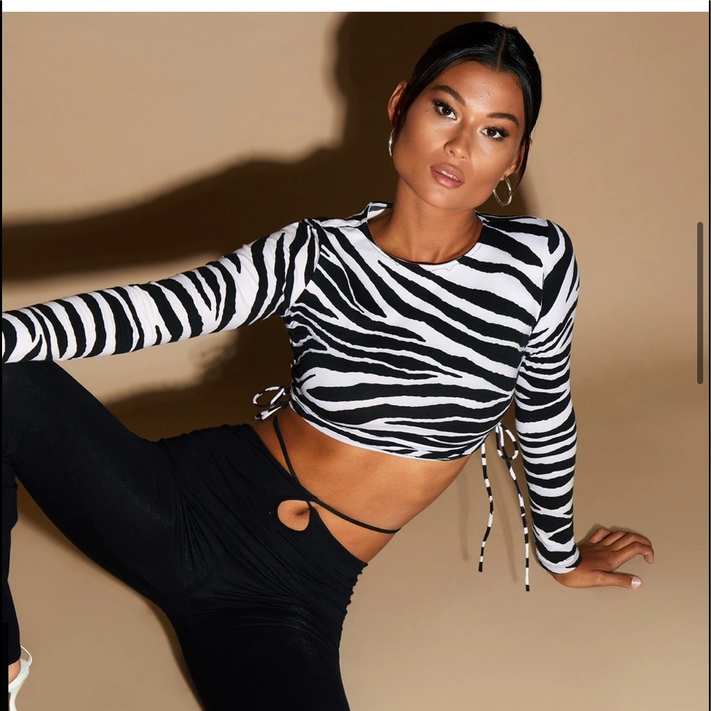 RAZELO CROP TOP IN HUGE ZEBRA